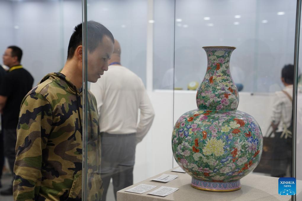 Int'l ceramic expo opens in Jingdezhen